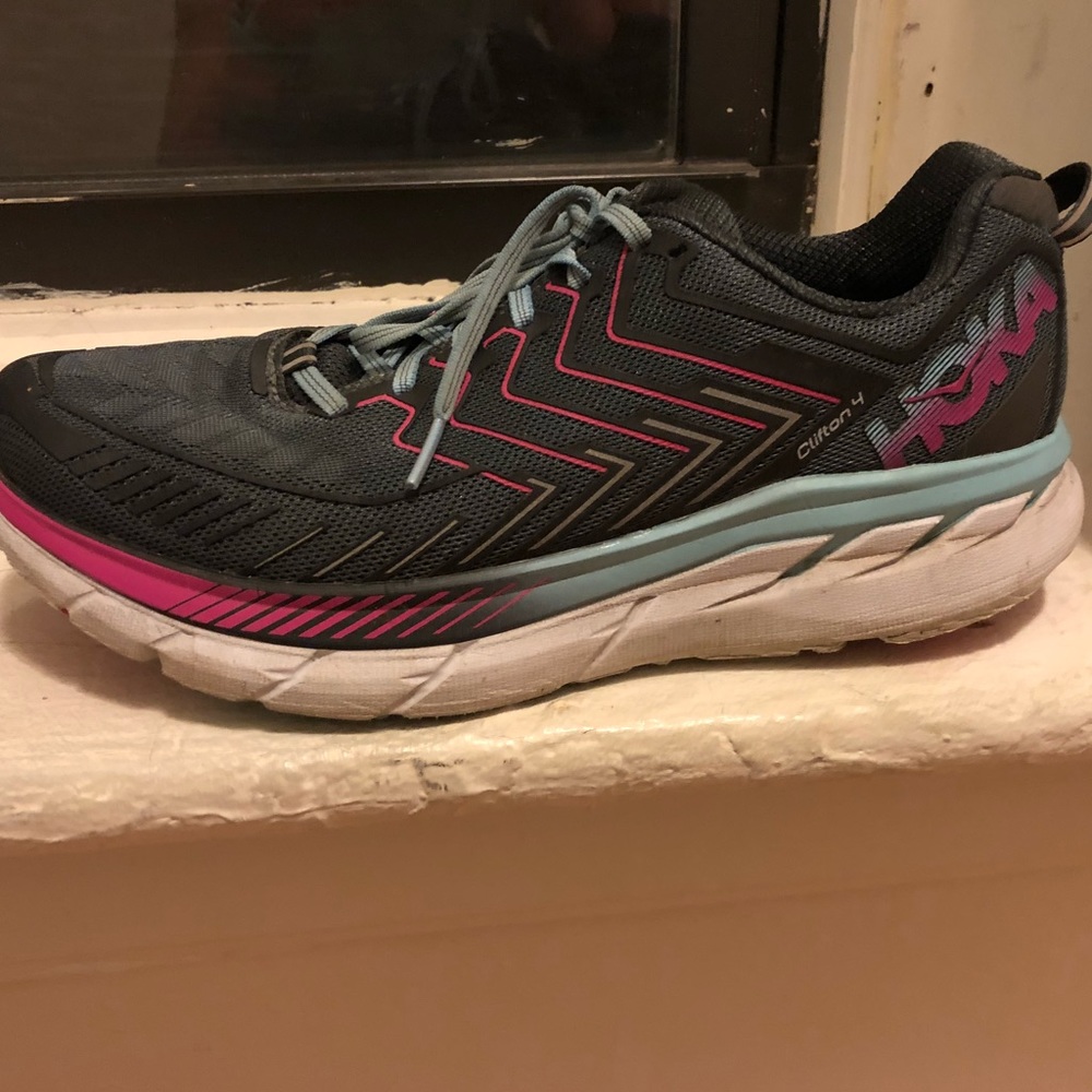 HOKA One One women’s running shoe 9.5